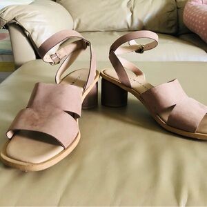 LUCKY BRAND PEMAL BLOCK LEATHER HEEL SANDAL SIZE 8